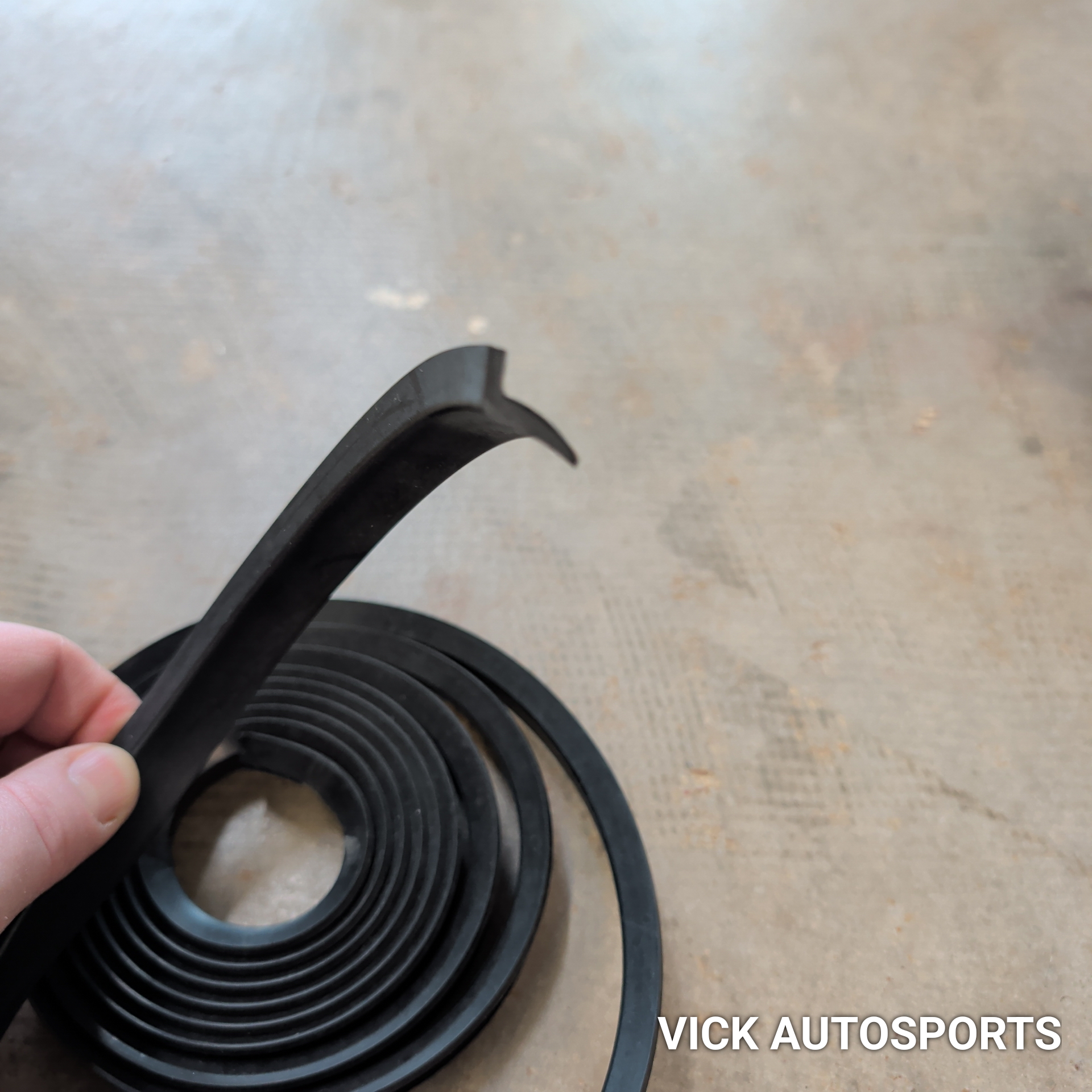 Window Seal Kit (outer scraper), Fiat 124/2000 - (SKU 81-0350) - Image 2