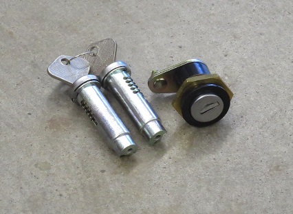 Lock Set, Fiat Spider 2000 1979-85 - (SKU 81-3397)